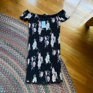 NWT Floral Off-Shoulder Body Con Dress